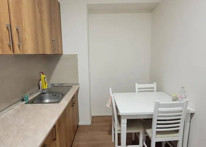 Apartment Ajla Komuna Apartament *