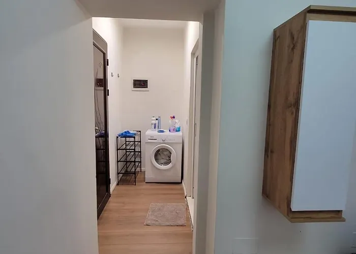 Ajla Komuna Apartament Tirana